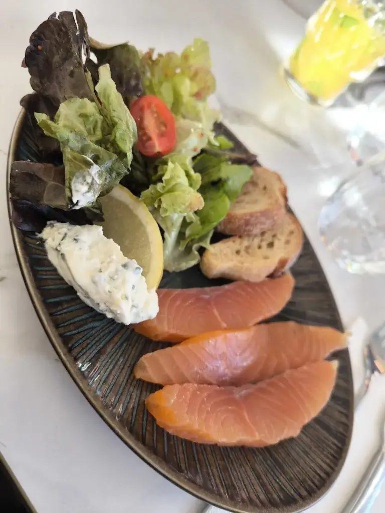 Esteb' Gllt_Grégoire_Saint-Grégoire_review