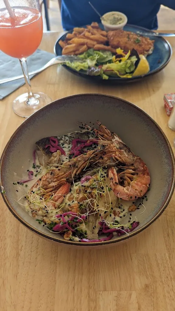 Inna Zhuravlova_Le Café de la Plage_Saint-Quay-Portrieux_review