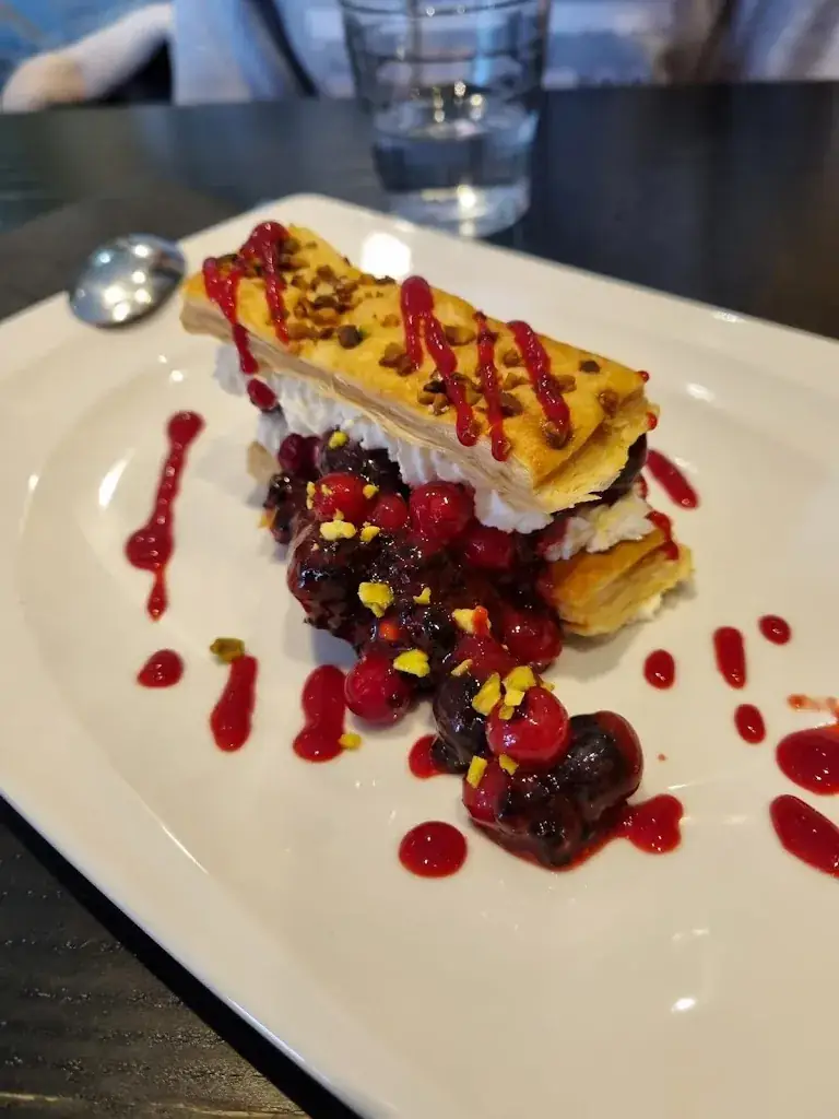 B Julie_La Marine Saint Quay Portrieux_Saint-Quay-Portrieux_review