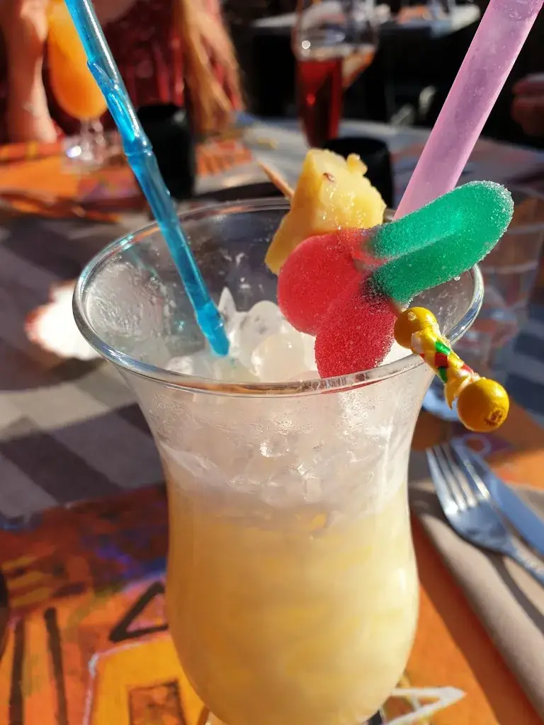 Anders Trolle_Atypic_Saint-Quay-Portrieux_review