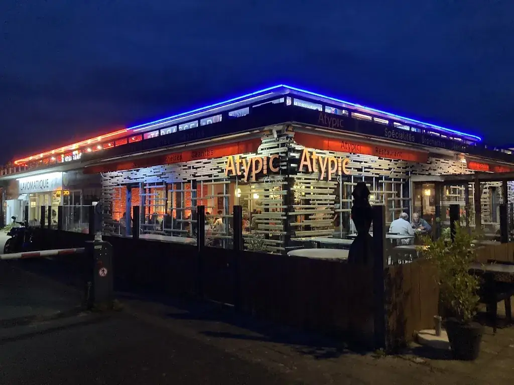 Atypic restaurant in Saint-Quay-Portrieux