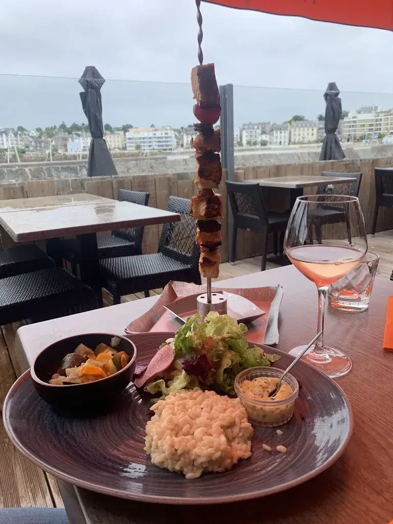 Atypic_Saint-Quay-Portrieux_slider_image_3