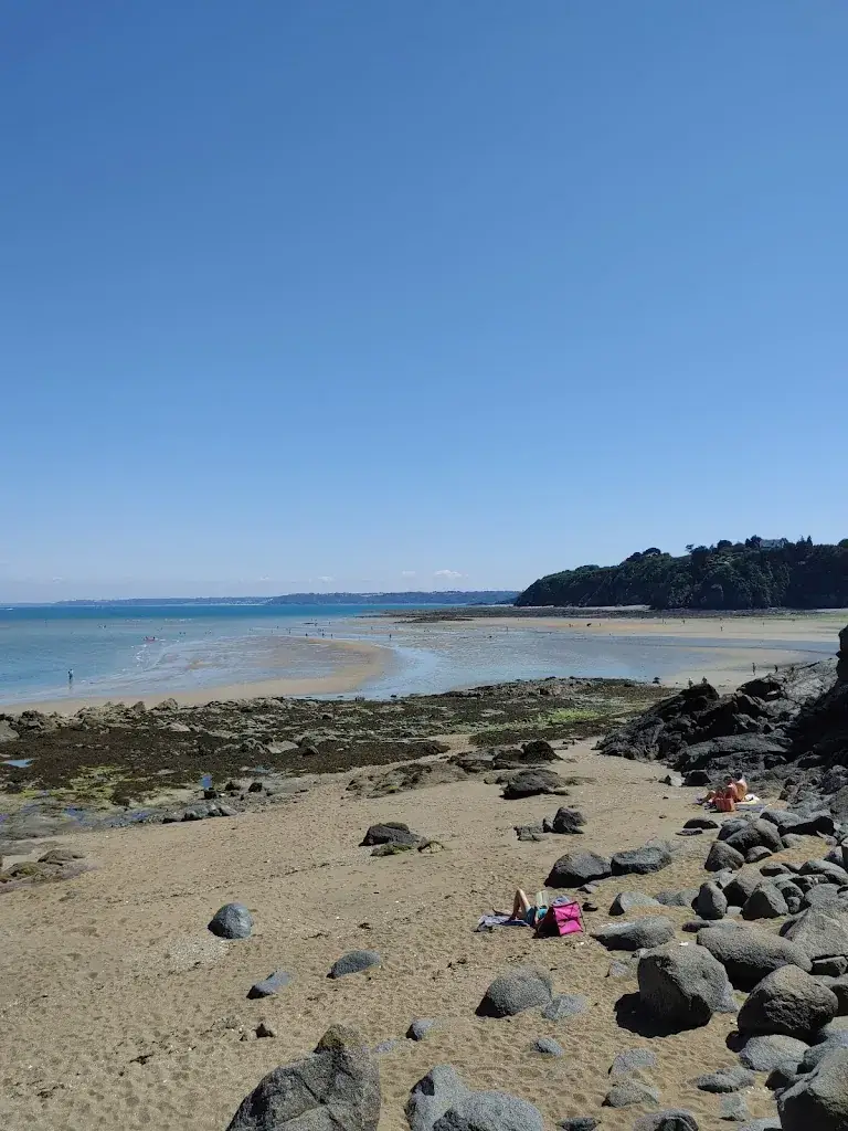 Pam Glynn_Les terrasses du port_Saint-Quay-Portrieux_review