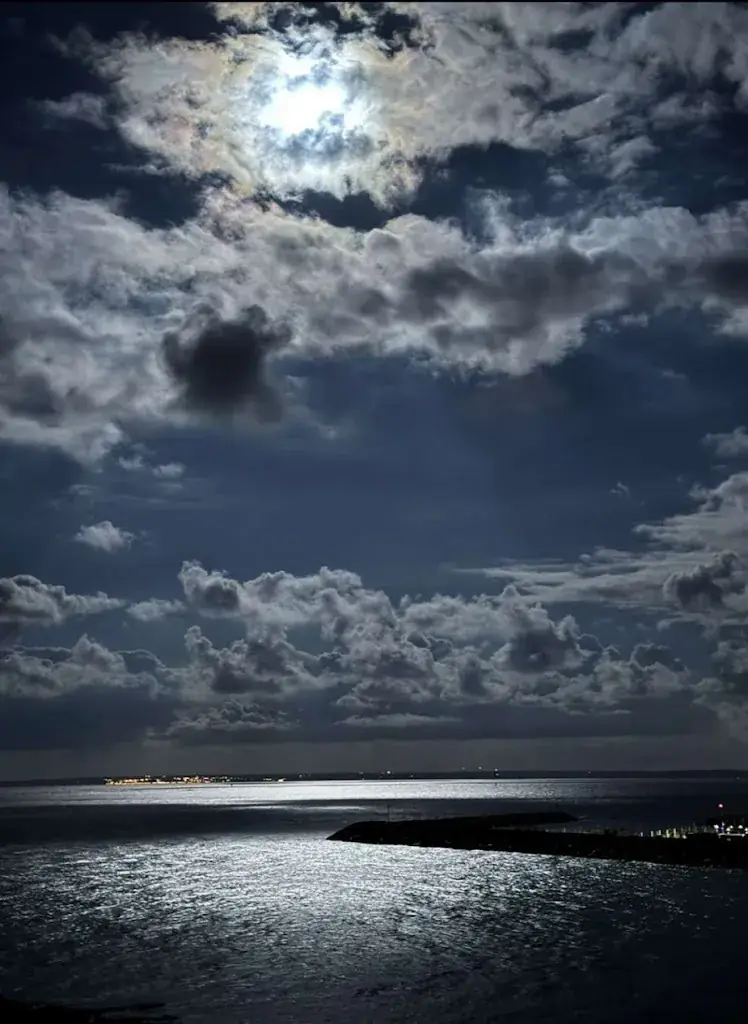 Louann Cabaret_Kssar Bar Rooftop_Saint-Quay-Portrieux_review