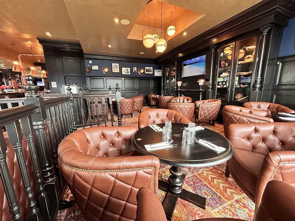 Au Bureau - Pub et Brasserie restaurant in Brives-Charensac