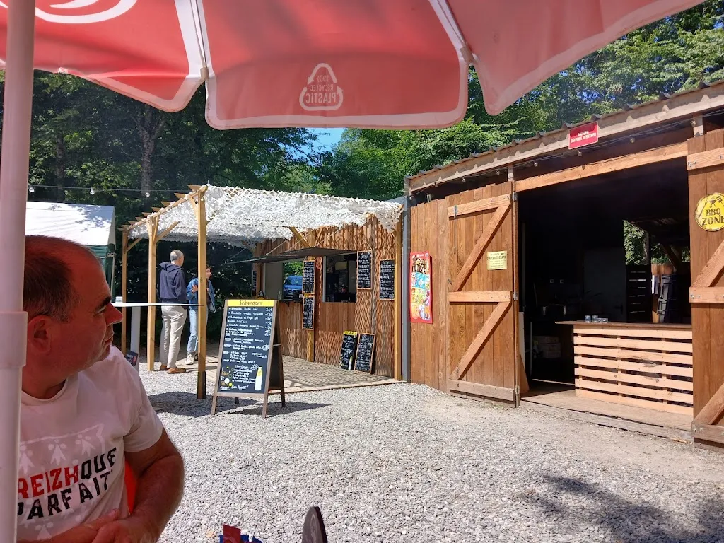 Béatrice REBOURS_Les Tontons Grilleurs - Paillote saisonnière à Sixt sur Aff au coeur de la nature au bord d'étangs- Grillades sur plancha_Sixt-sur-Aff_review