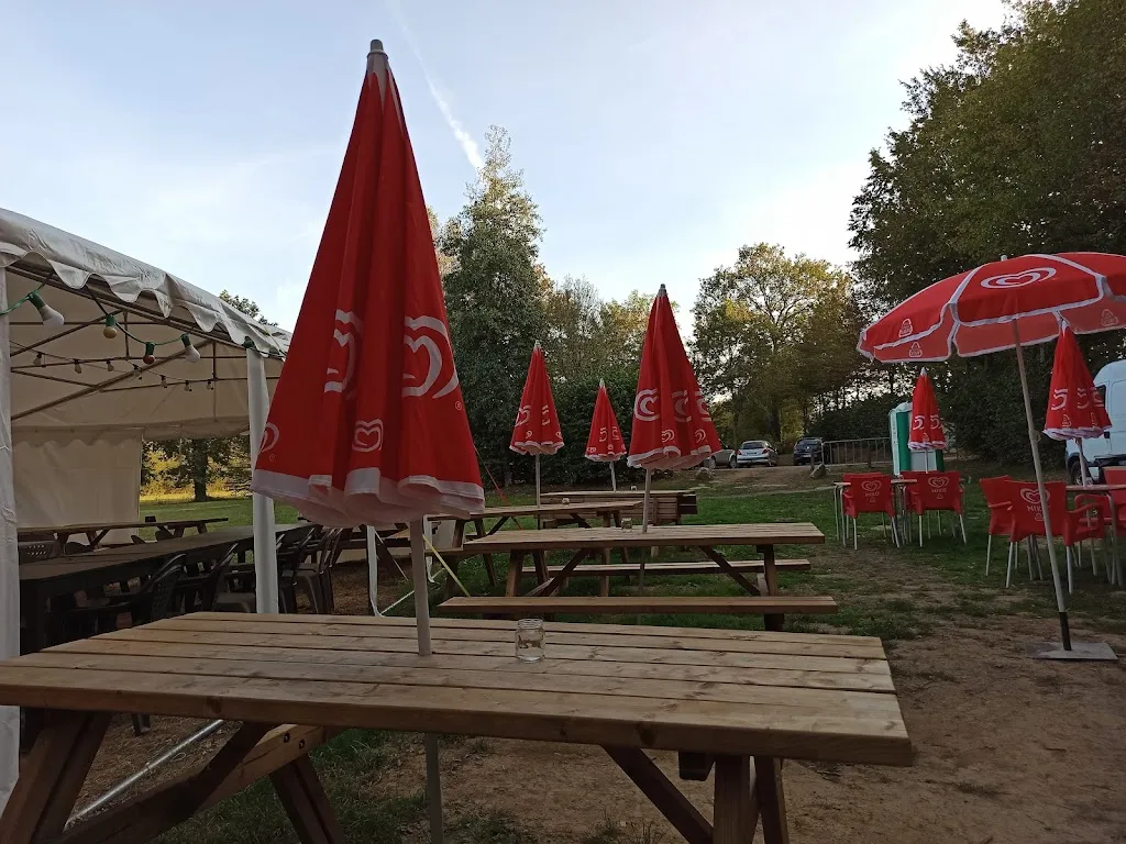 Les Tontons Grilleurs - Paillote saisonnière à Sixt sur Aff au coeur de la nature au bord d'étangs- Grillades sur plancha_Sixt-sur-Aff_slider_image_1