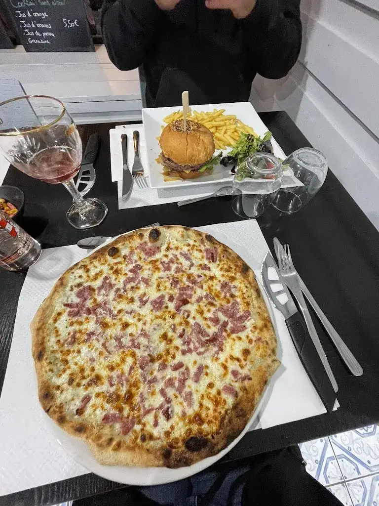 Natacha KEROUAULT_No Limit pizza_Sens-de-Bretagne_reseña