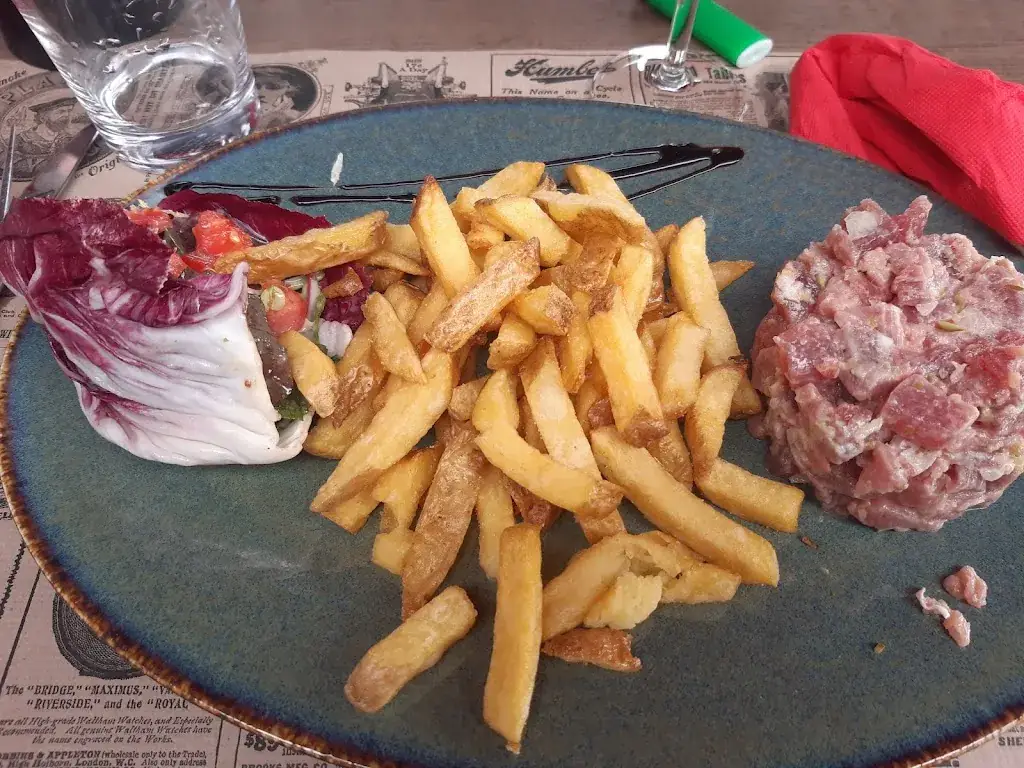 Les Copains D’Abord_Brindas_slider_image_2