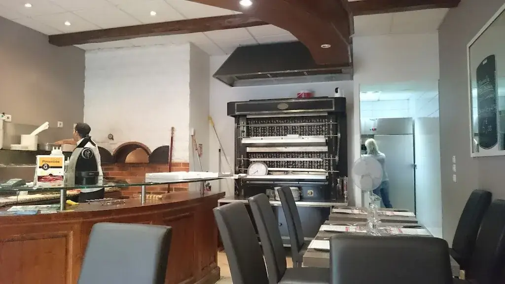 Casa Mia Pizza BRINDAS_Brindas_slider_image_1