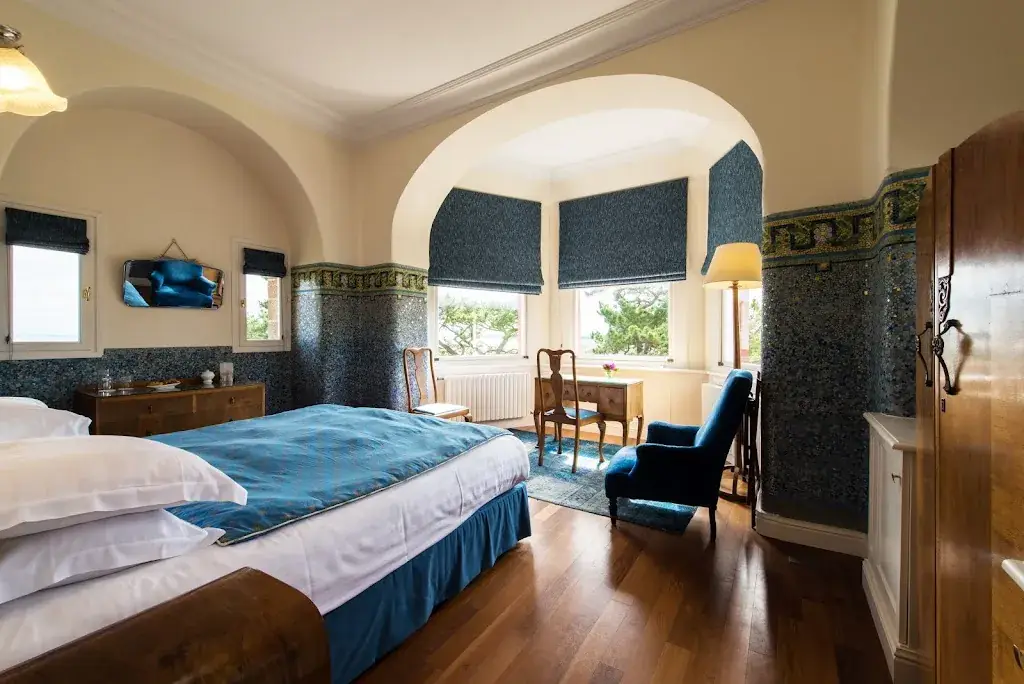 CHATEAU RICHEUX - LES MAISONS DE BRICOURT_Saint-Méloir-des-Ondes_slider_image_1