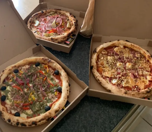 Lou Ferrand_Manitoba Pizza_Saint-Méloir-des-Ondes_review