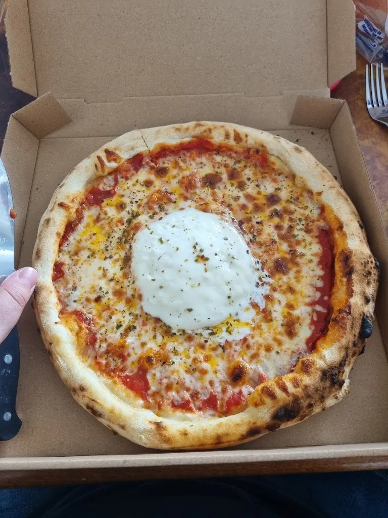 Sophie Lecommandoux_Manitoba Pizza_Saint-Méloir-des-Ondes_review