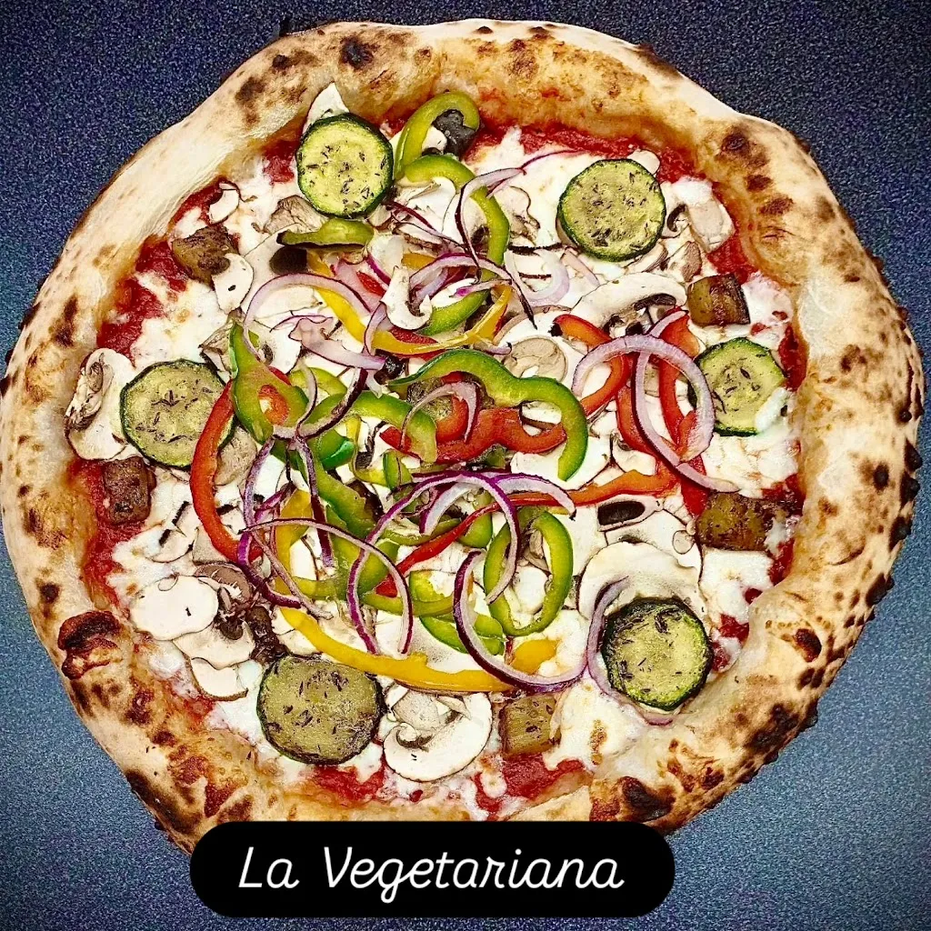 Manitoba Pizza_Saint-Méloir-des-Ondes_slider_image_2