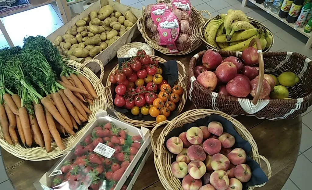 Ty Reuz Épicerie Petite Restauration Café restaurant in Saint-Rivoal