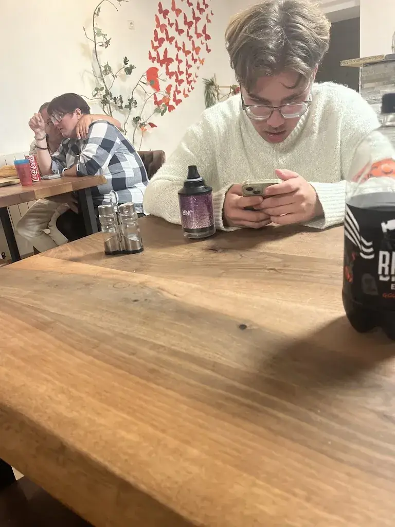 clara 2808_Kardelen kebab_Scaër_Bewertung