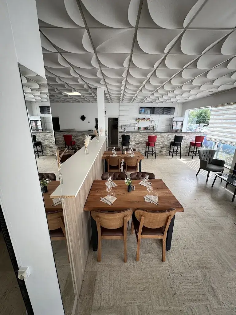 Kardelen kebab Restaurant in Scaër