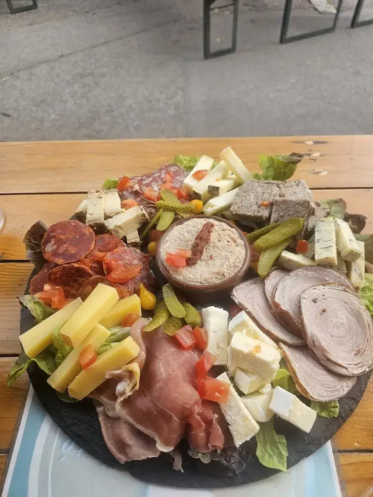 L’Arum Tinté restaurant in Tinténiac