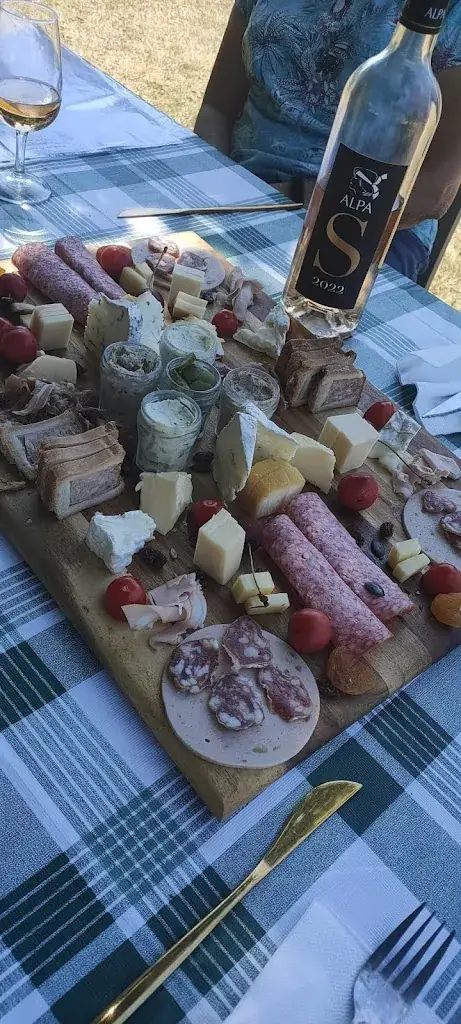 D L_Relais & Guinguette_Tinténiac_review