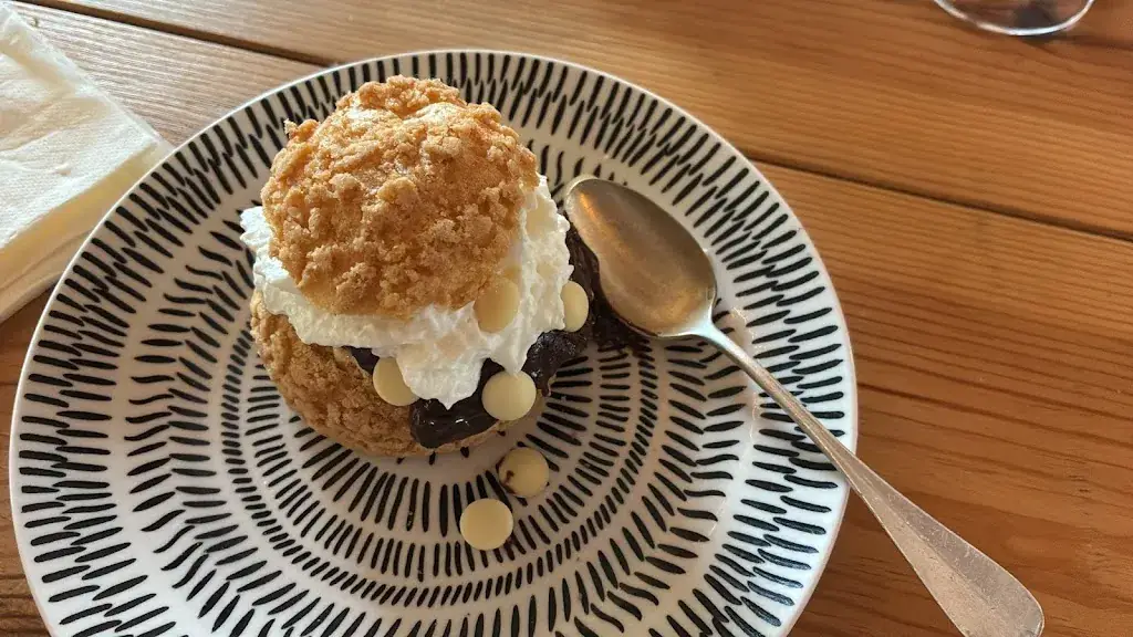 Sjors Kruidenberg_Maman Poule_Trélévern_review