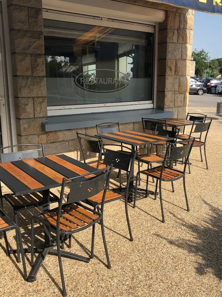 LE LOBREONT restaurant in Surzur