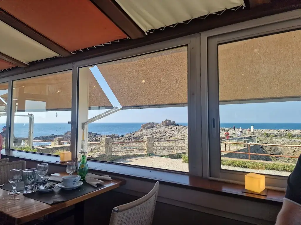 Iris Young_Le Vivier_Quiberon_review