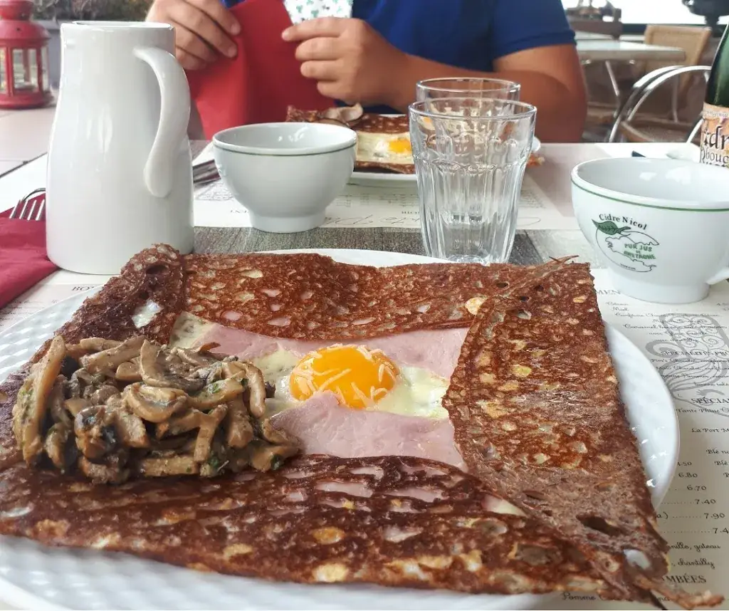 Astrid Flores_Chez Tante Phine - Crêperie Saint-Pierre Quiberon_Saint-Pierre-Quiberon_review