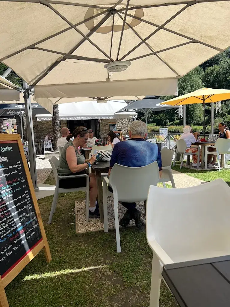 Graham Nix_Les Rossignols_Taden_review