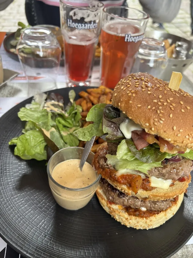 Atypic_Dinan_slider_image_3