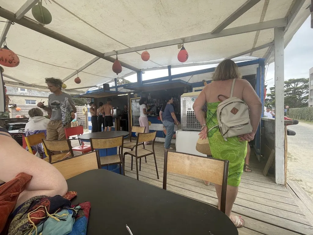 Erik Vollebregt_La Bernik bar_Trégastel_review