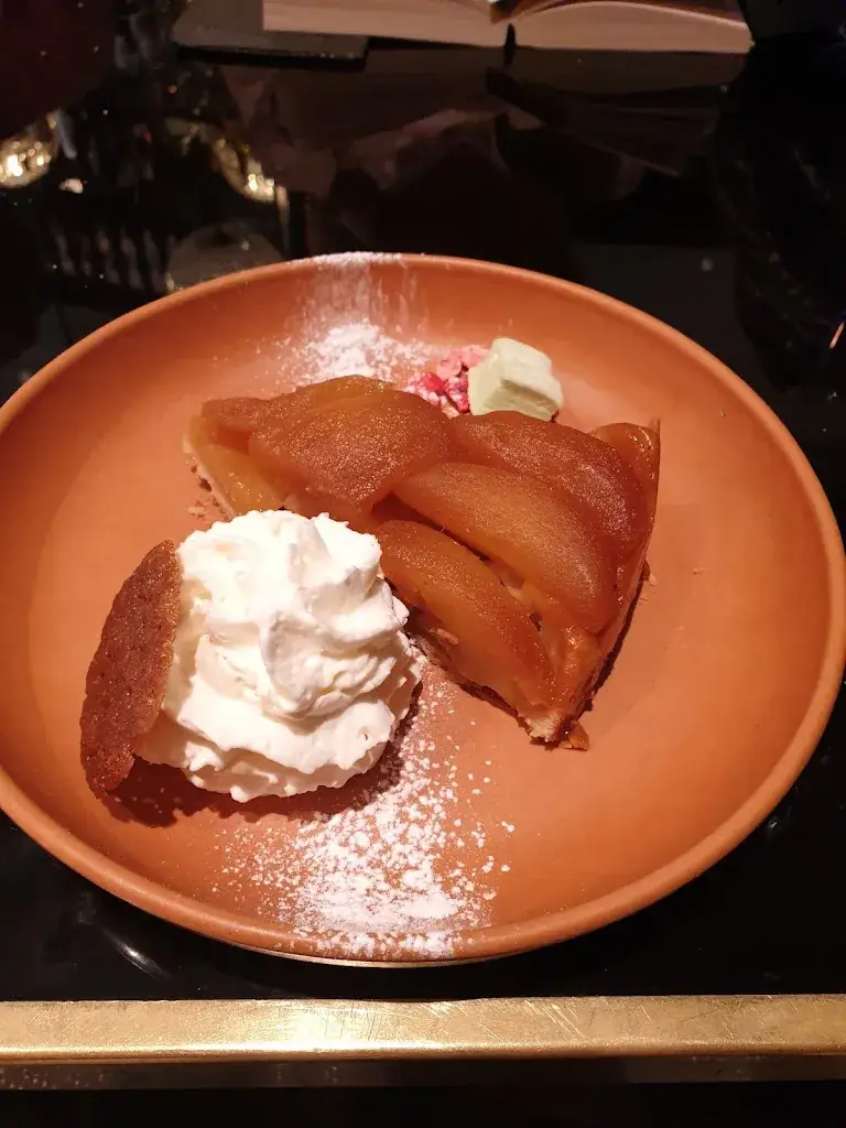 Graham Spinks_Le Cardinal Vannes_Vannes_review