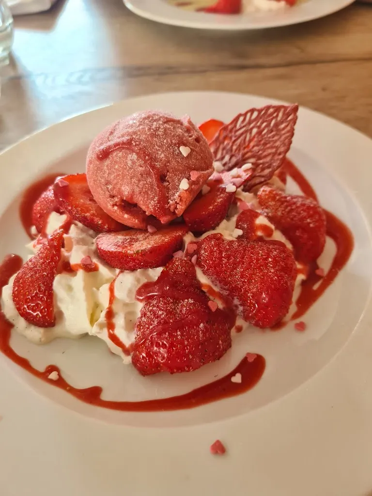 Marilyn Giraud_Les Pierres Folles_Rozier-en-Donzy_review