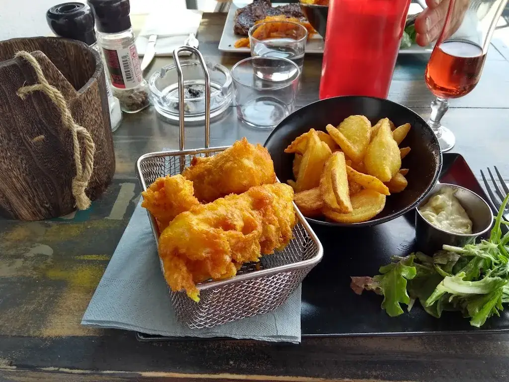 Merilyn Jones_Le Pass Port_Trégunc_review