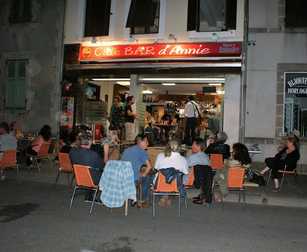 Café Bar d'Annie (Annie's Bar) restaurante en Aigurande