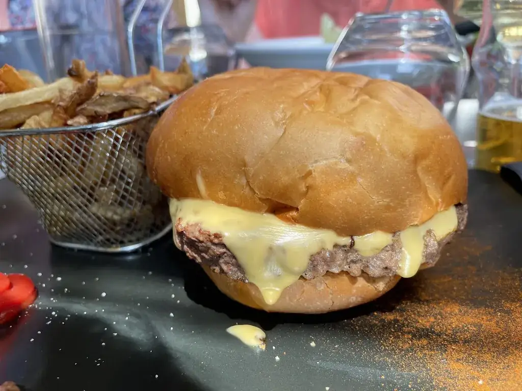 Maurice Nguyen_Bar-Brasserie Les Tontons Barbac'_Vern-sur-Seiche_review