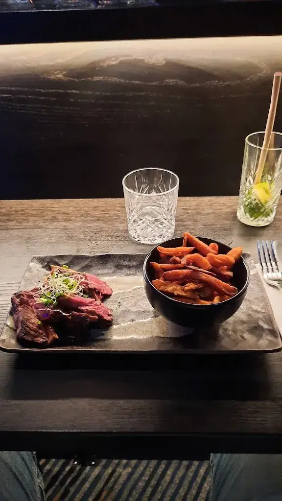 Madame Ao_Vern-sur-Seiche_slider_image_3