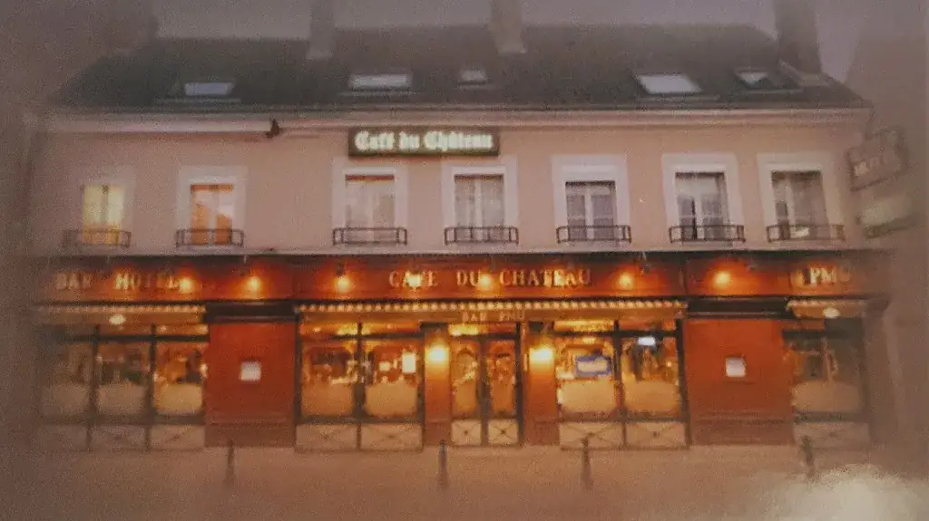 Café du Chateau_Anet_slider_image_3