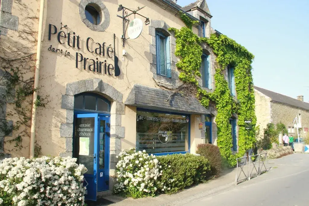 Le Petit Café dans la Prairie restaurant in Theix-Noyalo