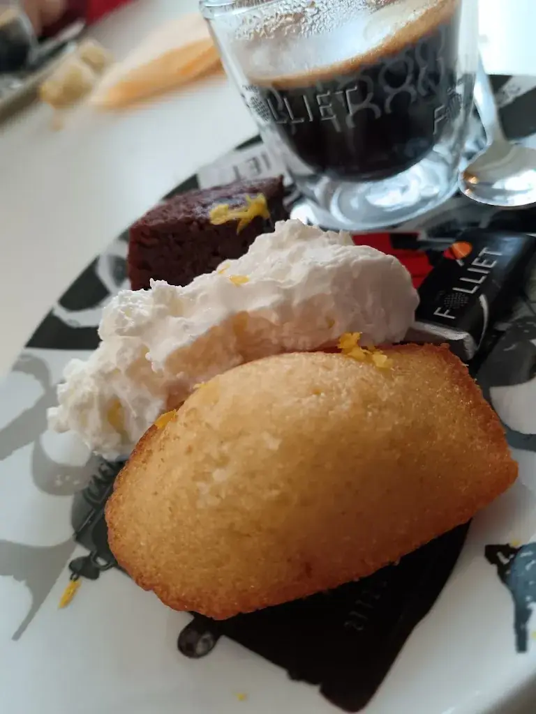 chris sr_L'arbre de la Liberte_Mévoisins_review