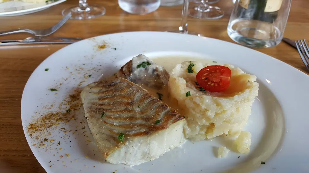 Hilary Morgan_CÔTÉ LAC_Ploërmel_review