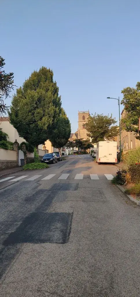 Simon Holcombe_Le Malleville_Ploërmel_review