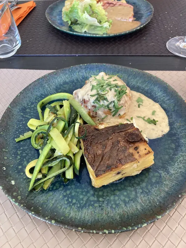 les Tontons fines Gueules_Chapelle-Royale_slider_image_2