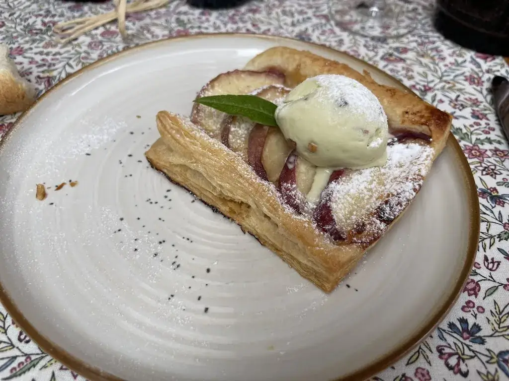 Restaurant L'Ascalier_Brou_slider_image_3