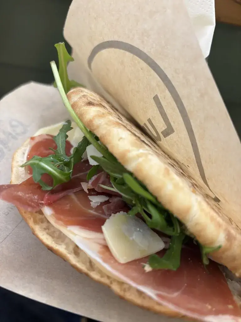 Tigellabella_Tremblay-en-France_slider_image_2