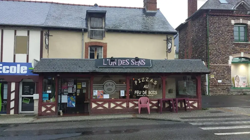 L'un des sens_Vezin-le-Coquet_slider_image_1