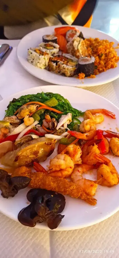 Aristeidis Marioglou_Le Lotus d'Asie_Vezin-le-Coquet_review