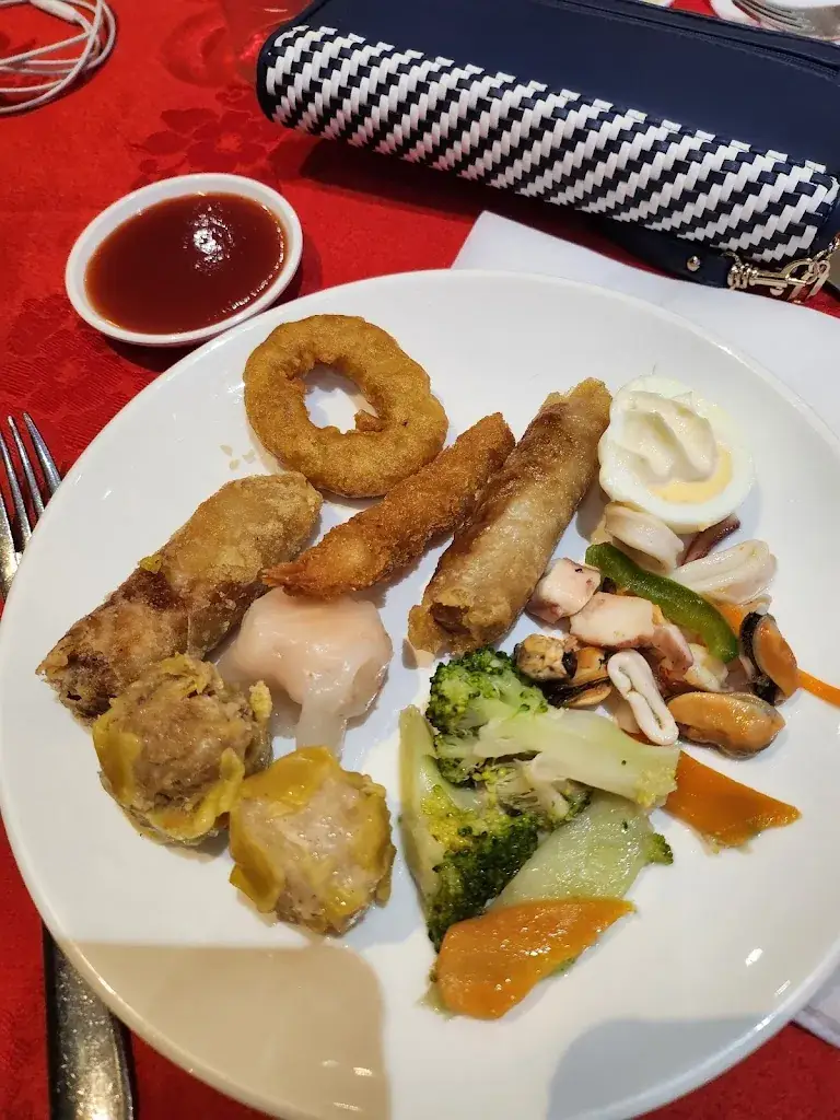 valerie NEBOLLE_Le Lotus d'Asie_Vezin-le-Coquet_review