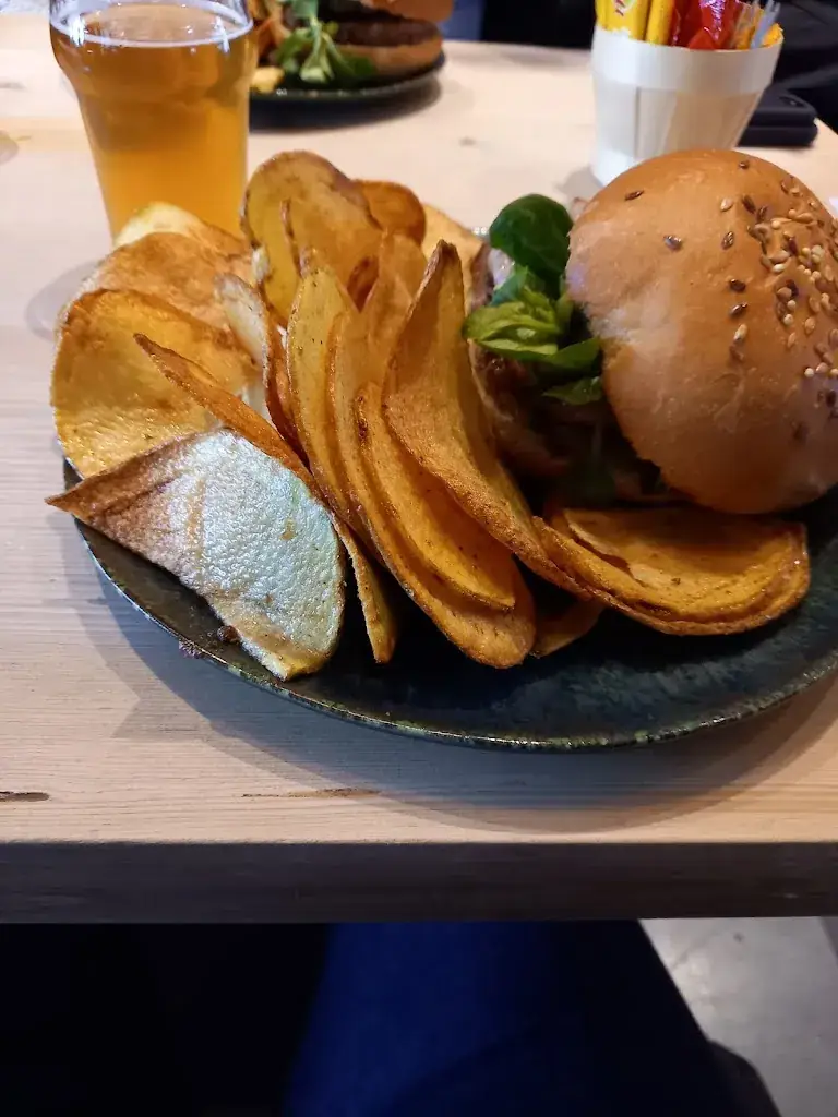 Thibault Hébert_Morex Custom House : Restaurant Bar_Vezin-le-Coquet_review