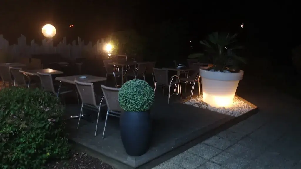 L Y_Les Trois Marches_Vezin-le-Coquet_avis