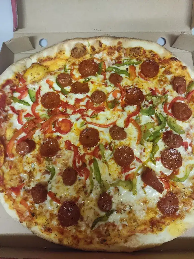 Toni pizza_Vezin-le-Coquet_slider_image_3